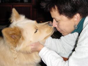 SammyandReneeKissing