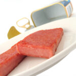 Spamfitti: Mindless Following and Promiscuous Friending